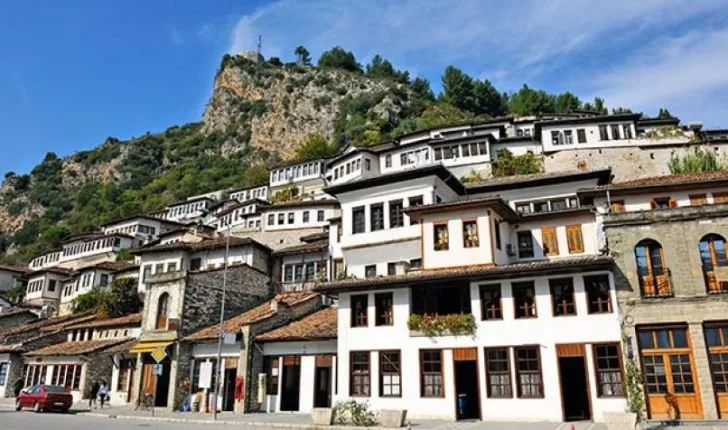 Berat: Old Town and Castle Guide