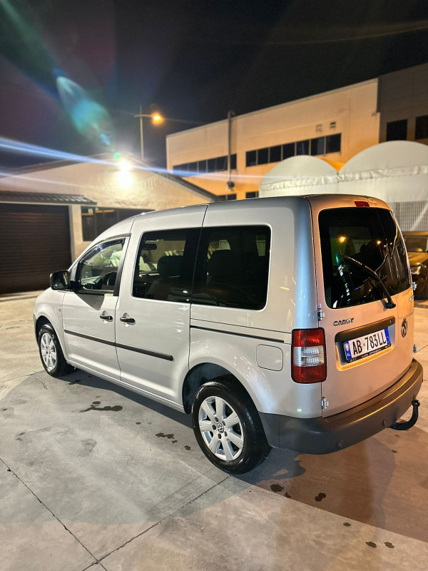 VW-Caddy-Automatic Car 1.9 Diesel 6+1