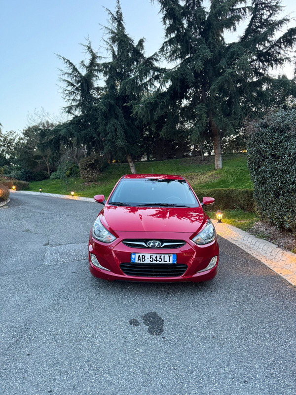 Hyundai accent  2013 1.6 nafte Automatic