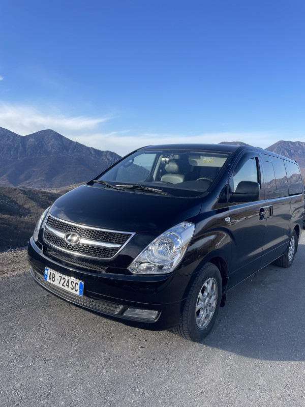 Hyundai Starex AB724SC