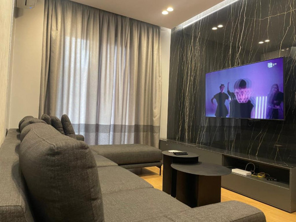 Central Luxurious Apartment